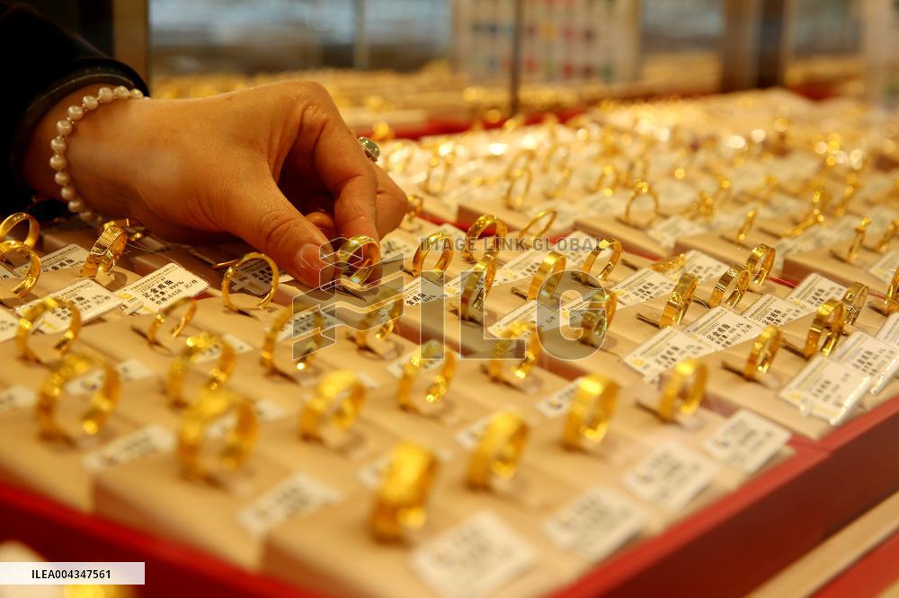 Spot Gold Reached Record High
