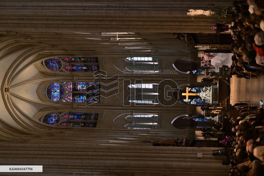 Mass at Notre Dame de Paris following Pope Francis death - FA