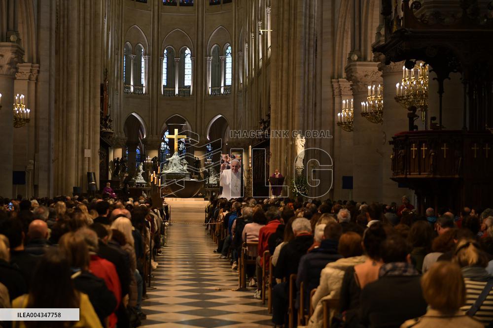 Mass at Notre Dame de Paris following Pope Francis death - FA