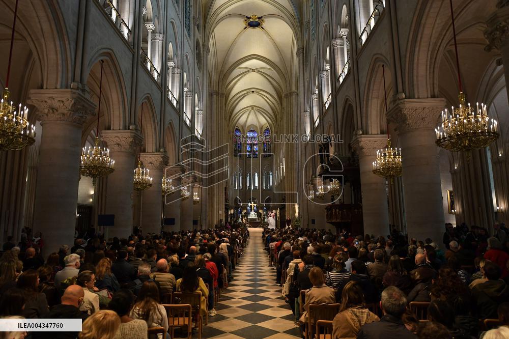 Mass at Notre Dame de Paris following Pope Francis death - FA