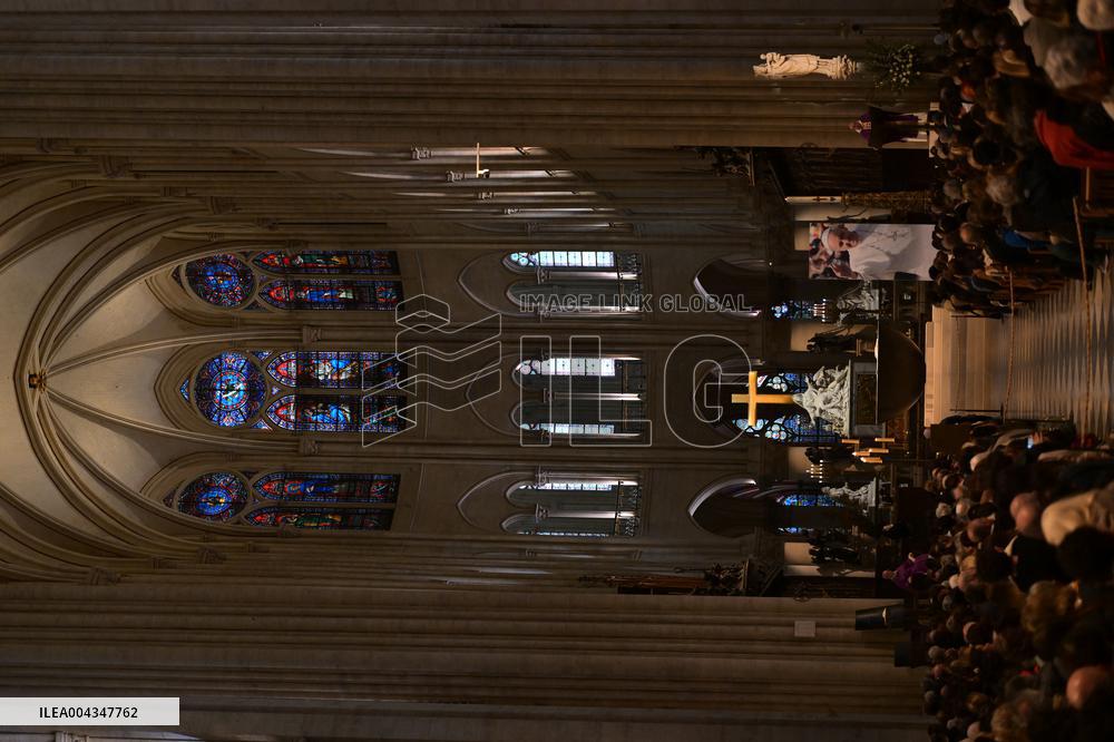 Mass at Notre Dame de Paris following Pope Francis death - FA