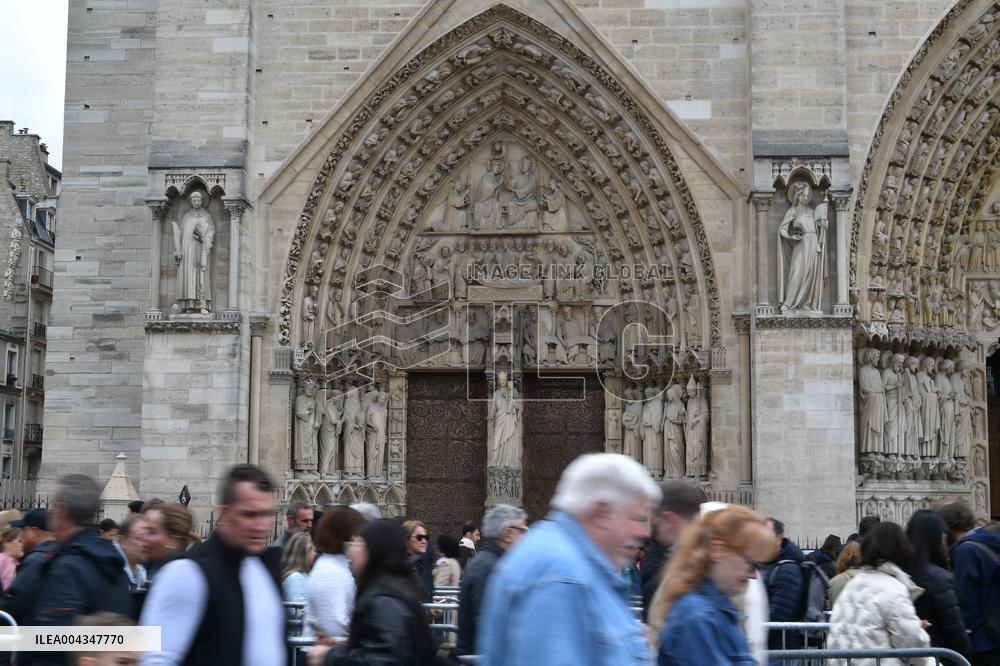 Mass at Notre Dame de Paris following Pope Francis death - FA