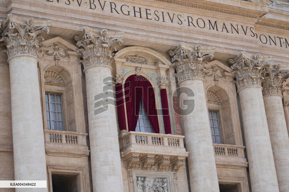 Faithful Gather in St Peters Square After the Death of Pope Francis - Vatican