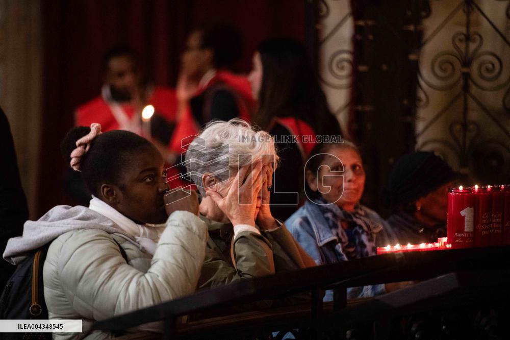Faithful Pray in Front of The Holy Tunic of Christ - Argenteuil