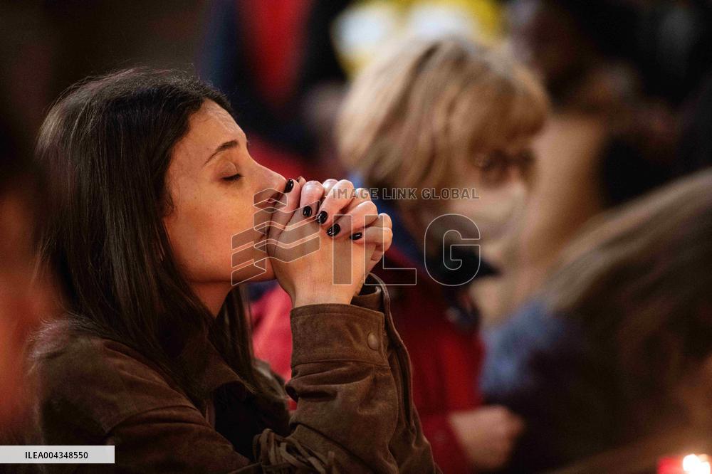 Faithful Pray in Front of The Holy Tunic of Christ - Argenteuil