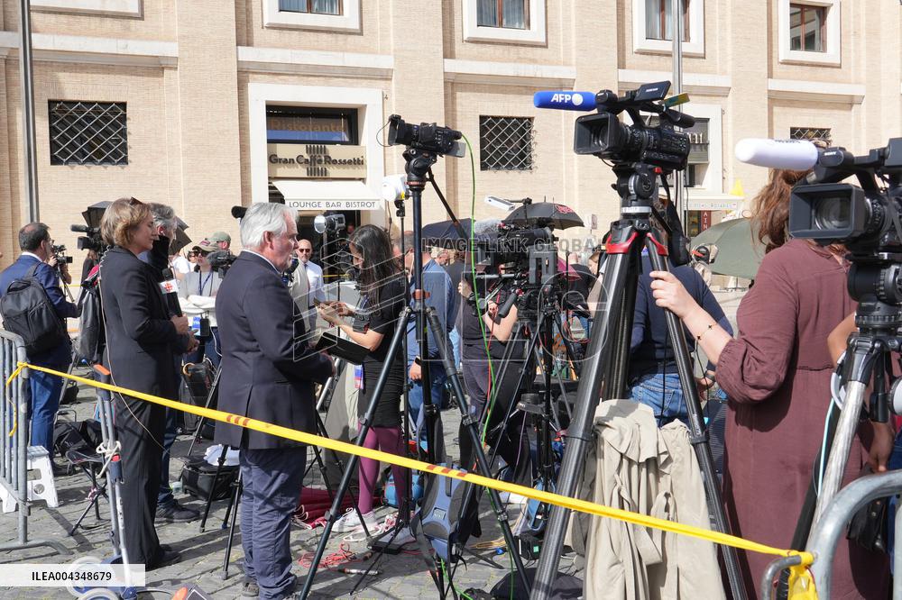 Faithful Gather in St Peters Square After the Death of Pope Francis - Vatican