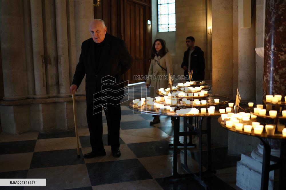 Mass In Notre-Dame Cathedral To Honour Pope Francis - Paris