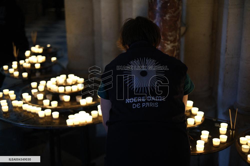 Mass In Notre-Dame Cathedral To Honour Pope Francis - Paris