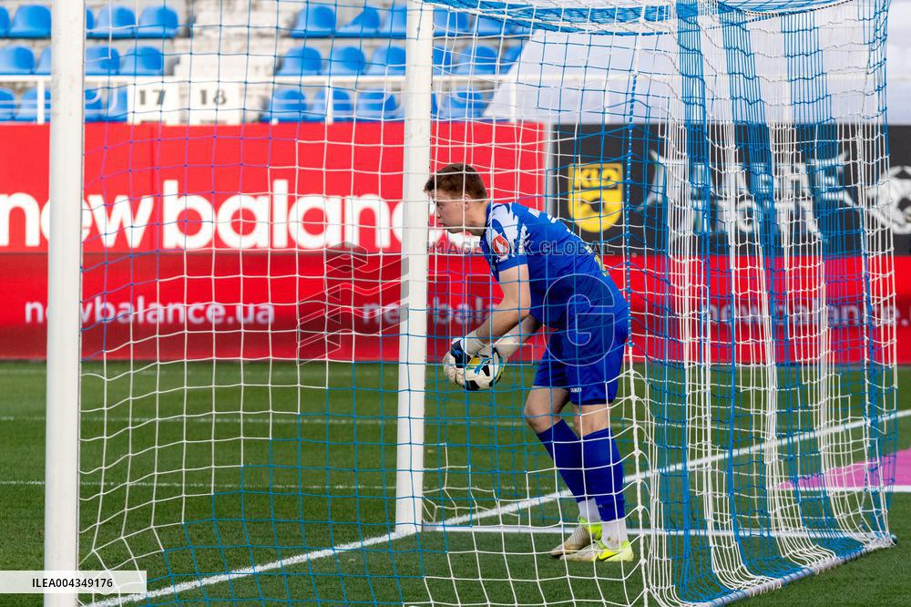 Dynamo defeats Obolon 3-0 in Ukrainian Premier League match