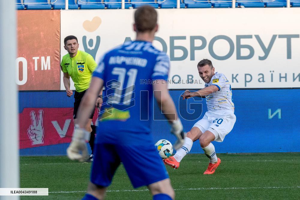 Dynamo defeats Obolon 3-0 in Ukrainian Premier League match