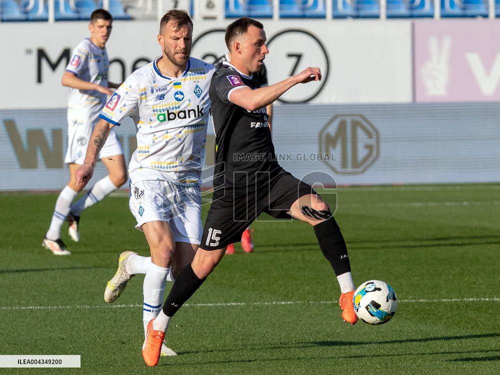 Dynamo defeats Obolon 3-0 in Ukrainian Premier League match