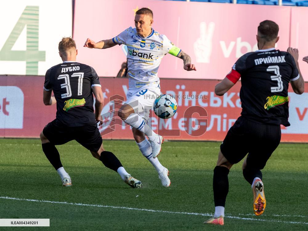 Dynamo defeats Obolon 3-0 in Ukrainian Premier League match