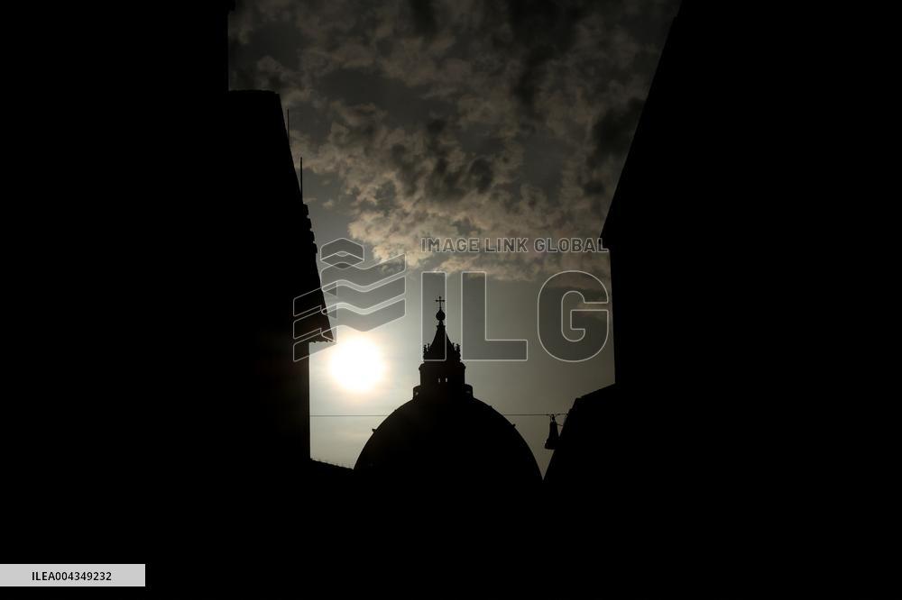 Holy Rosary in memory of Pope Francis on the day  death.