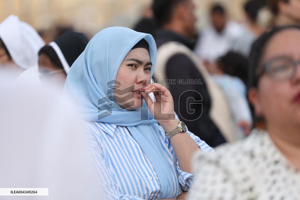 Holy Rosary in memory of Pope Francis on the day  death.