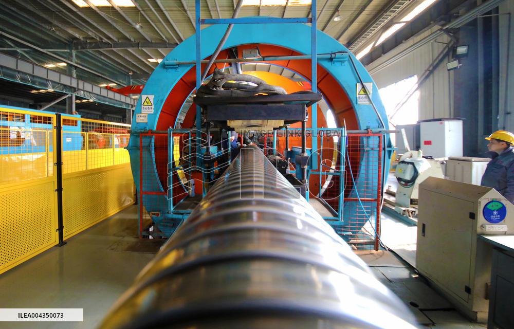 China First 2000 Meter Ultra Deep Sample Tube Production