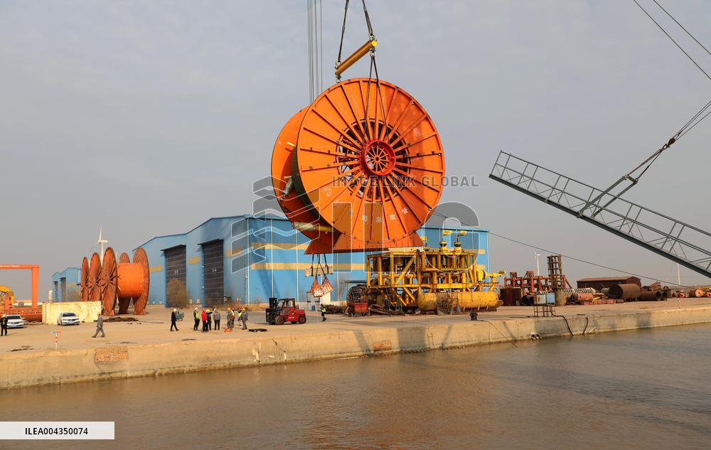 China First 2000 Meter Ultra Deep Sample Tube Production