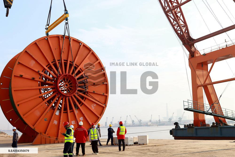 China First 2000 Meter Ultra Deep Sample Tube Production