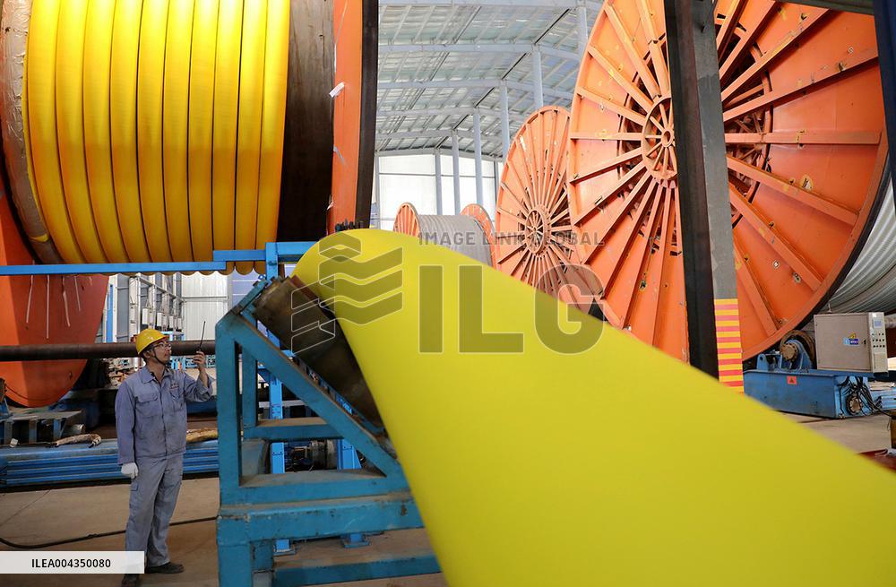 China First 2000 Meter Ultra Deep Sample Tube Production