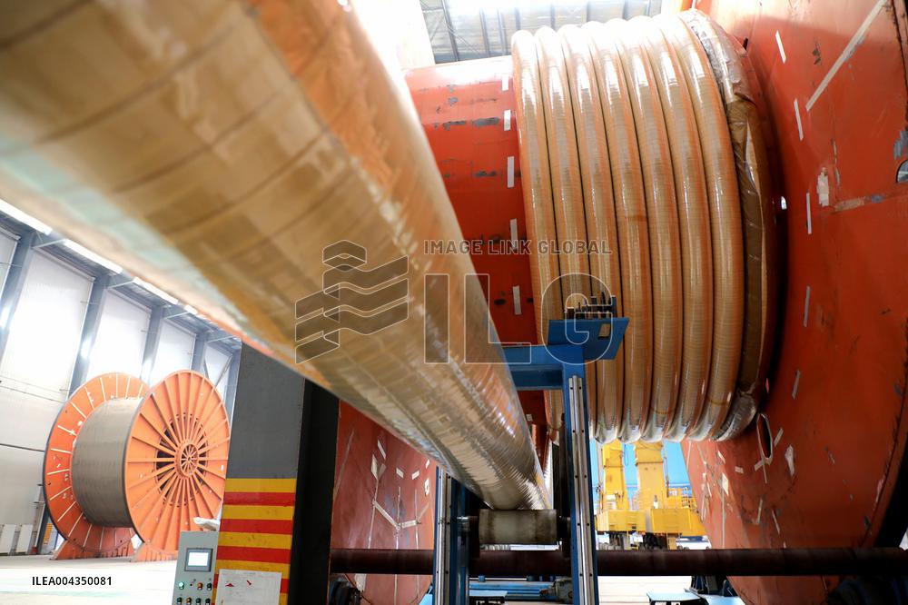 China First 2000 Meter Ultra Deep Sample Tube Production