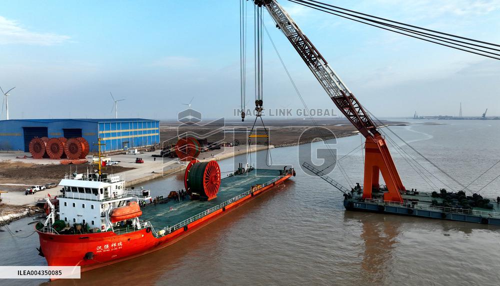 China First 2000 Meter Ultra Deep Sample Tube Production