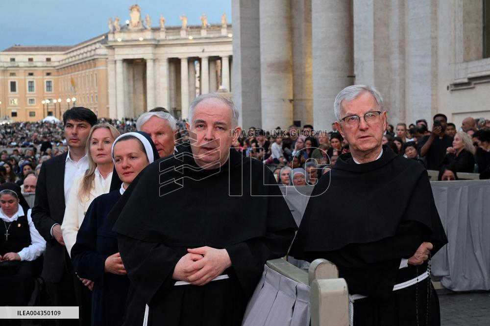 Rosary Prayer for Pope Francis - Vatican