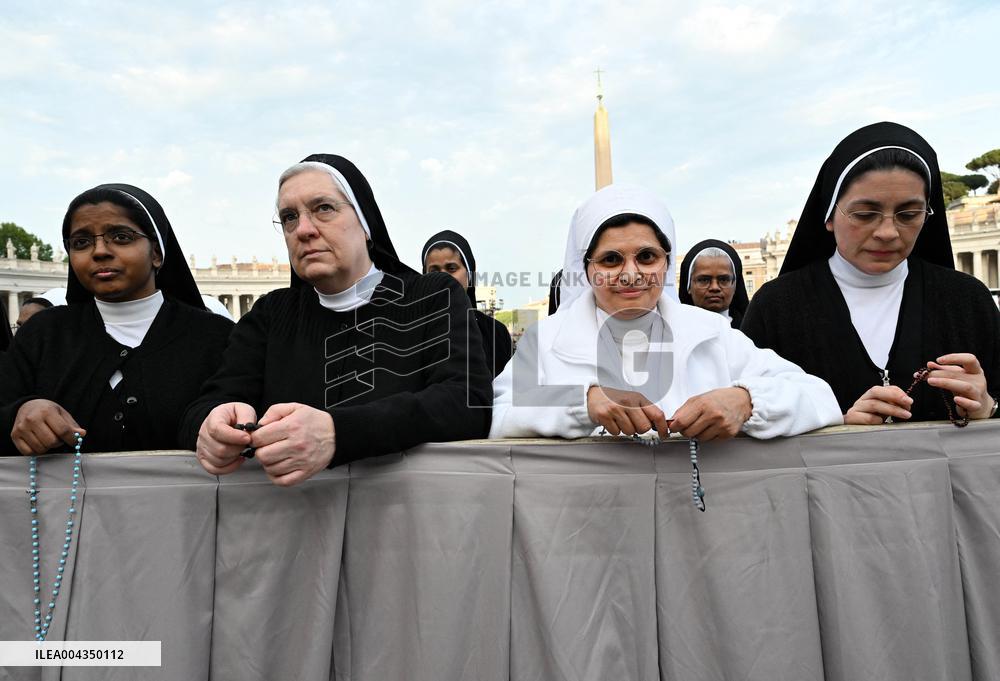 Rosary Prayer for Pope Francis - Vatican