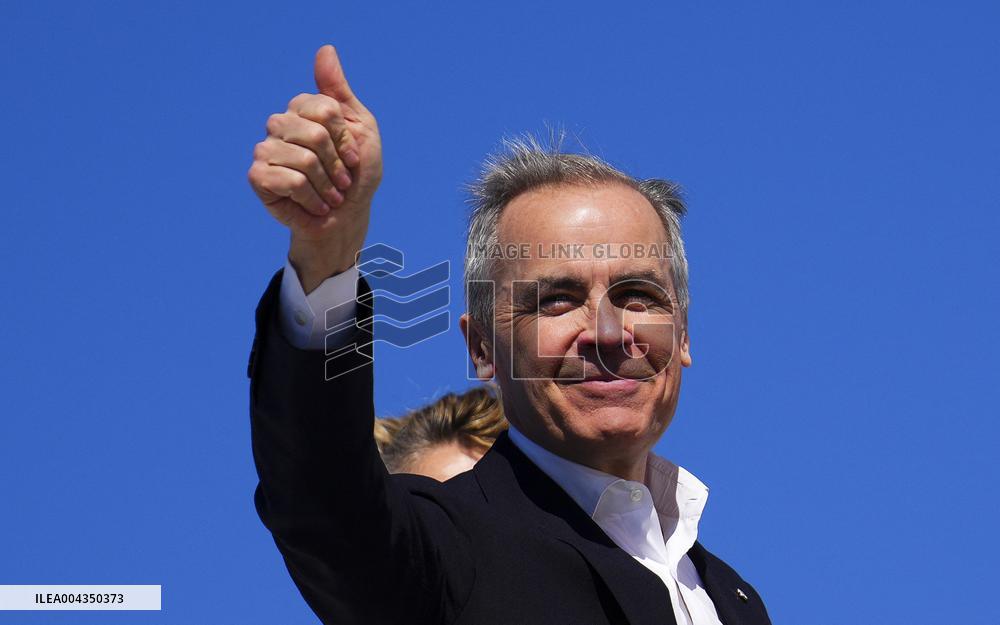BBQ Leader Mark Carney Campaigns in Upper Onslow - Canada