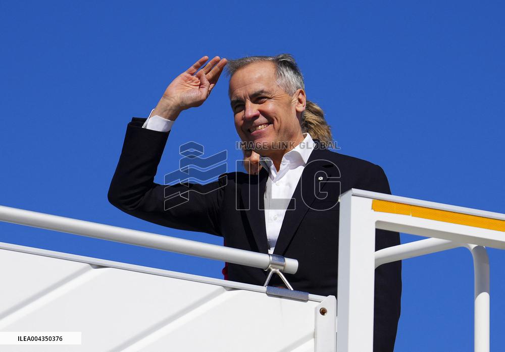 BBQ Leader Mark Carney Campaigns in Upper Onslow - Canada