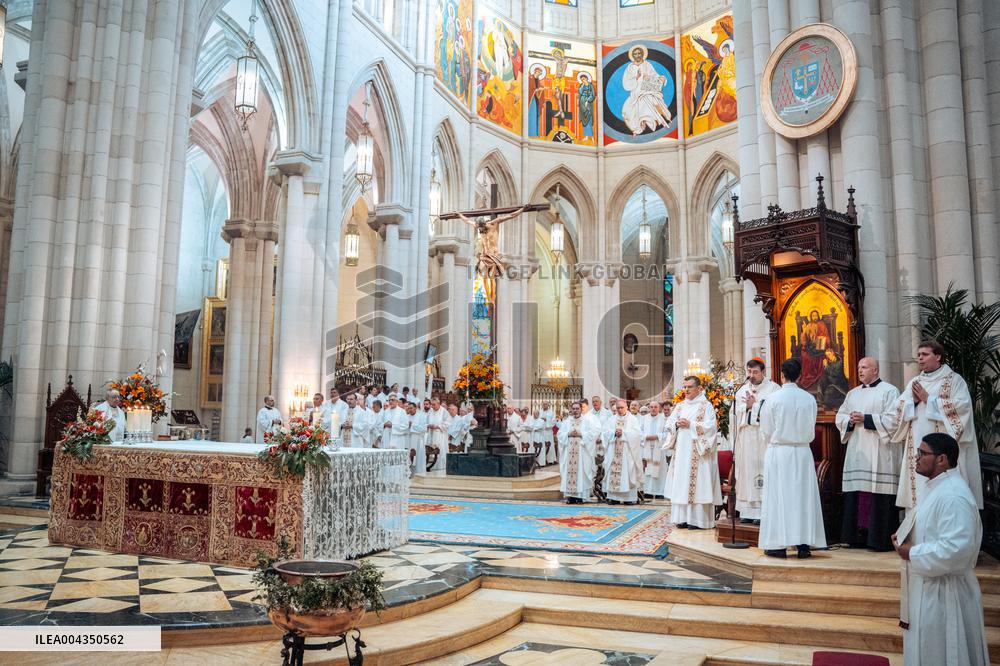 Rosary Prayer for Pope Francis - Madrid