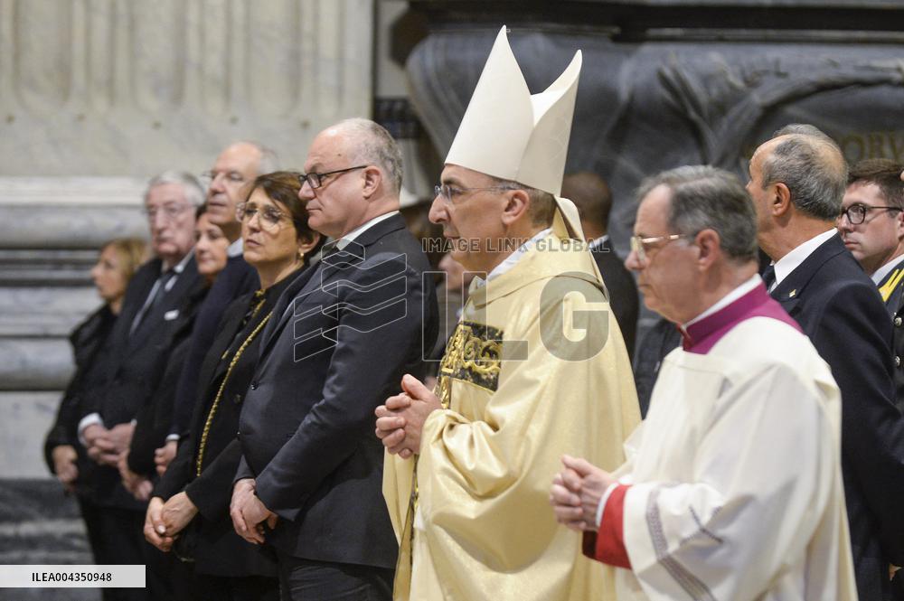 Rosary Prayer for Pope Francis - Rome
