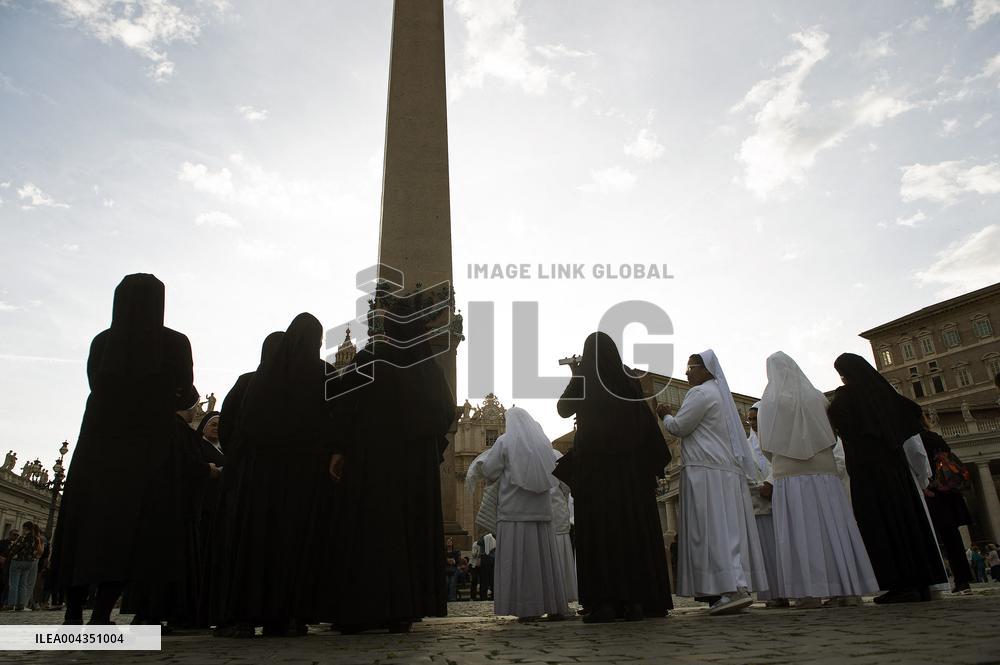 Rosary Prayer for Pope Francis - Vatican