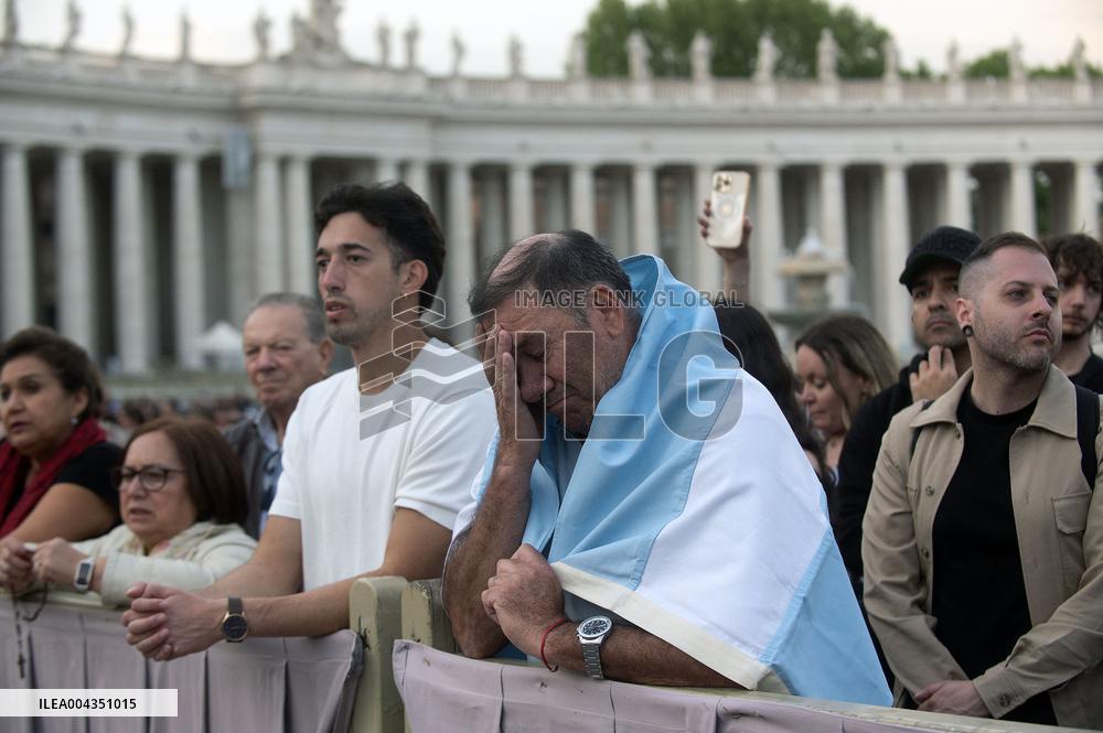 Rosary Prayer for Pope Francis - Vatican