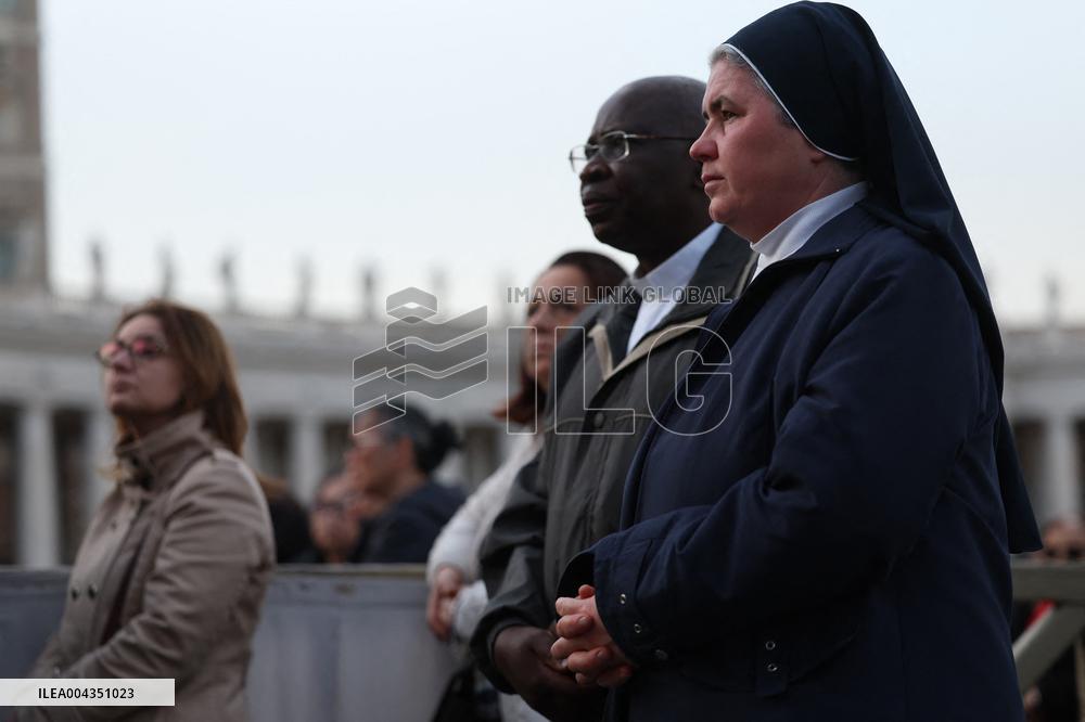 Rosary Prayer for Pope Francis - Vatican