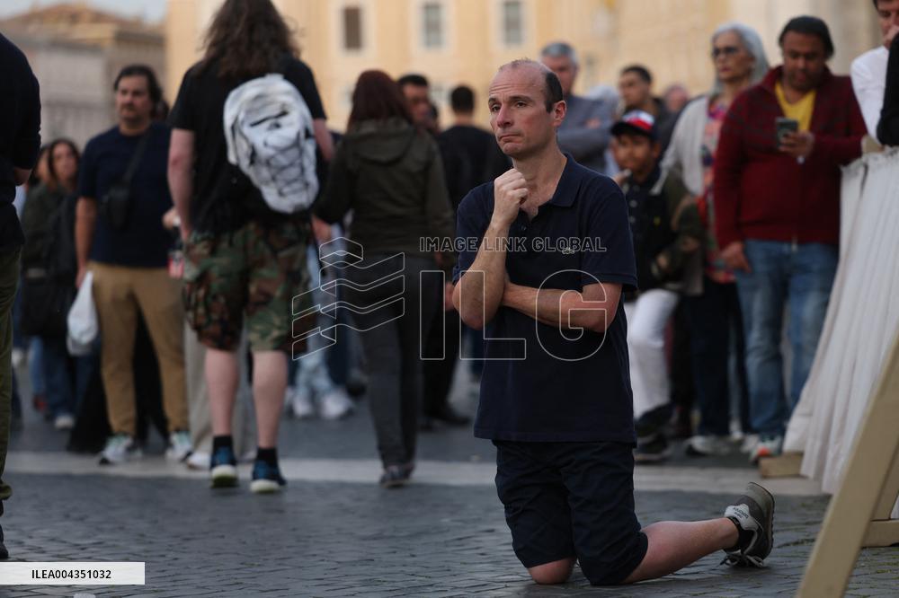 Rosary Prayer for Pope Francis - Vatican