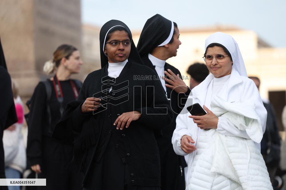 Rosary Prayer for Pope Francis - Vatican