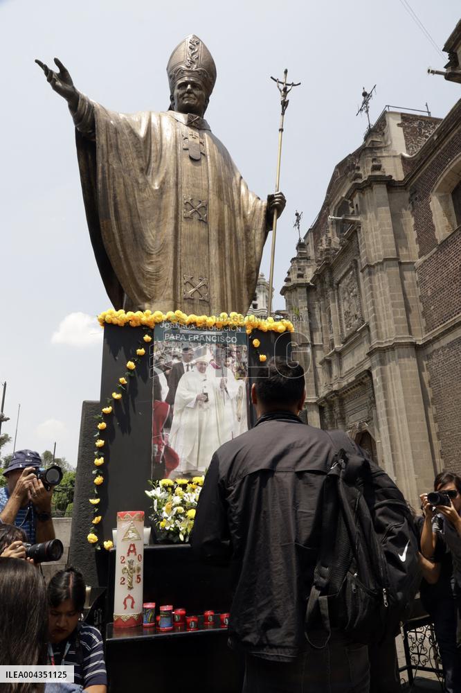 Rosary Prayer for Pope Francis in Mexico