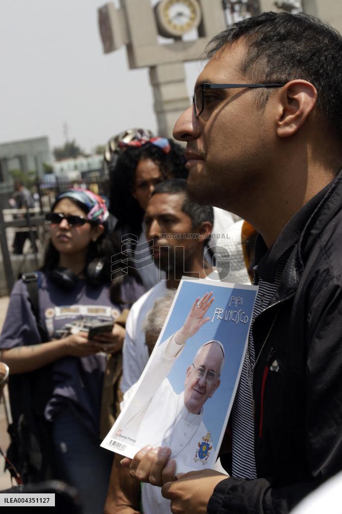 Rosary Prayer for Pope Francis in Mexico