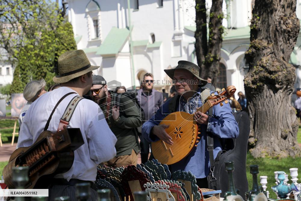Folk crafts fair at Saint Sophia of Kyiv