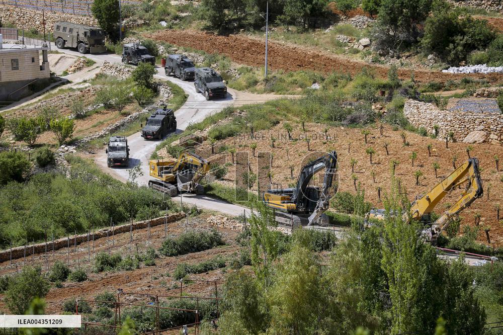 Israeli Forces Demolish Unauthorized Building - West Bank