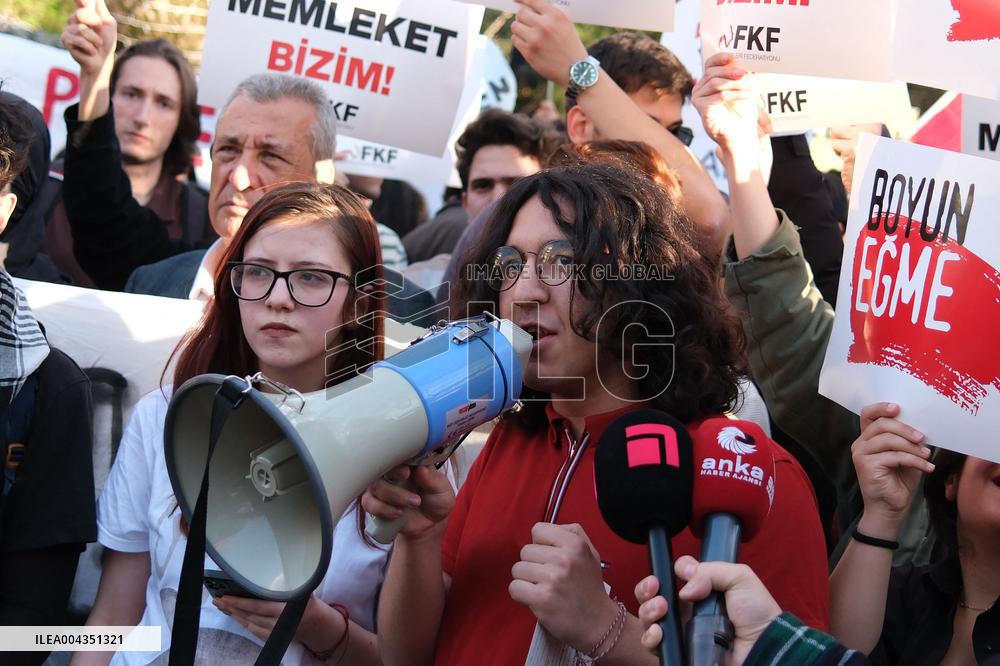 High School And  College Students Protest In Ankara