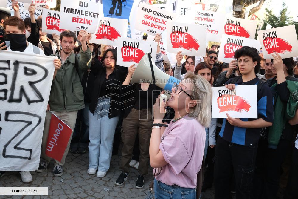 High School And  College Students Protest In Ankara