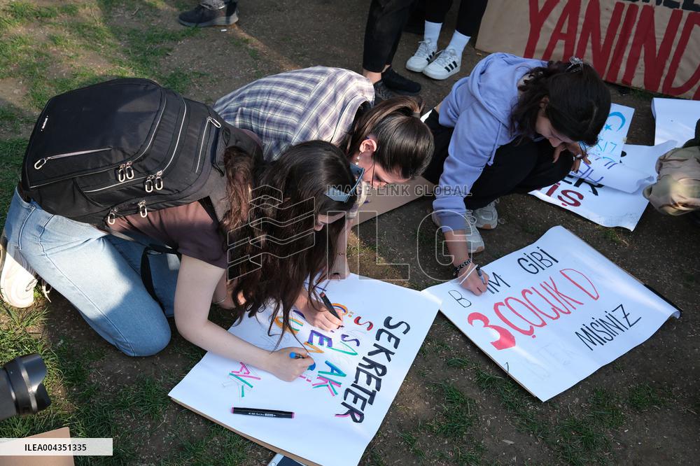 High School And  College Students Protest In Ankara