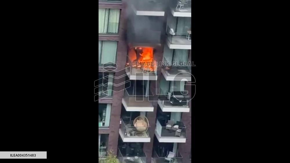 UK: Fire Breaks Out at Apartment Building in East London