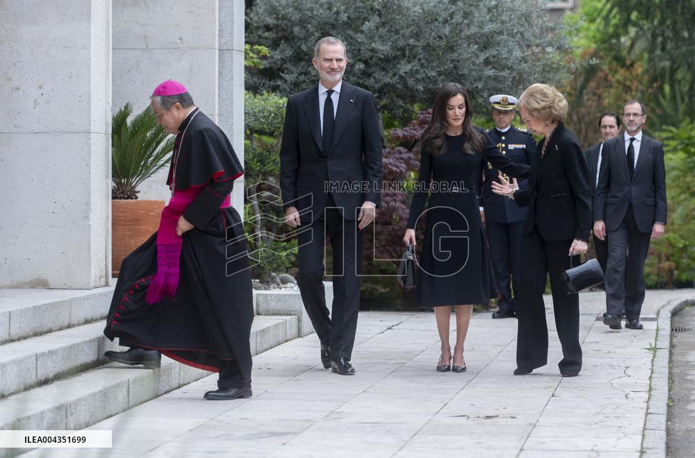 Spanish Royal Pay Tribute to Pope Francis - Madrid
