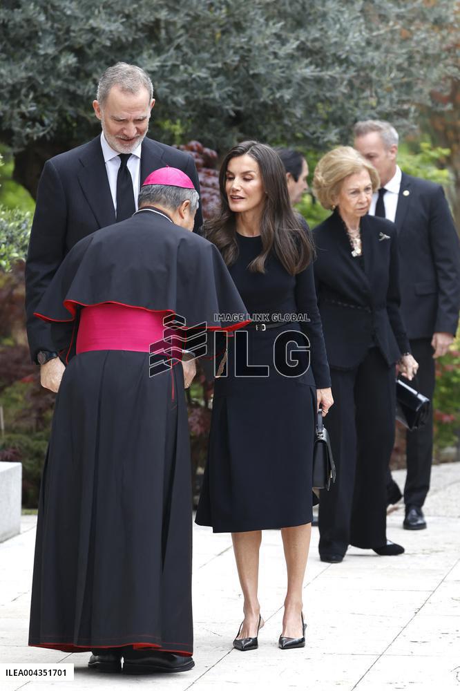 Spanish Royal Pay Tribute to Pope Francis - Madrid