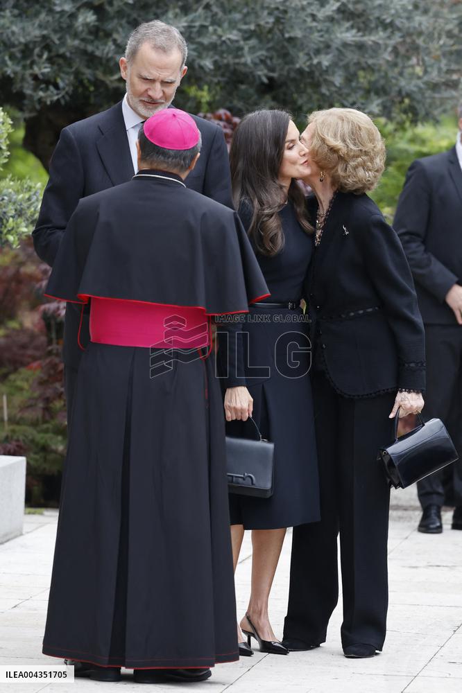 Spanish Royal Pay Tribute to Pope Francis - Madrid