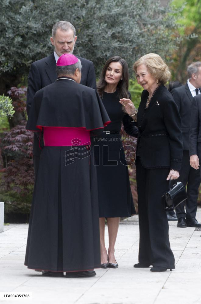 Spanish Royal Pay Tribute to Pope Francis - Madrid