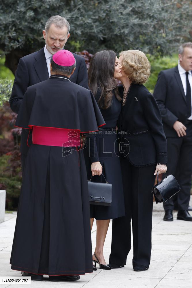 Spanish Royal Pay Tribute to Pope Francis - Madrid