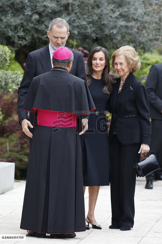 Spanish Royal Pay Tribute to Pope Francis - Madrid