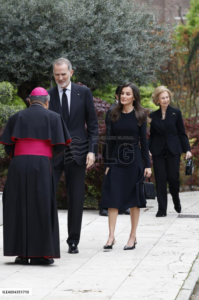 Spanish Royal Pay Tribute to Pope Francis - Madrid